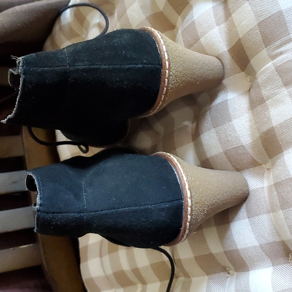 Joe Fresh booties new without tags only try on. Suede leather. - Picture 3 of 5